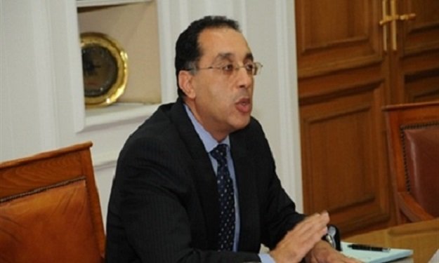 وزير الإسكان يعقد اجتماعا لحل مشكلات مشروعات الميا
