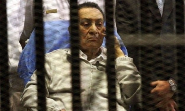 بدء محاكمة القرن وسط غياب مبارك..والمحكمة تستمع لت