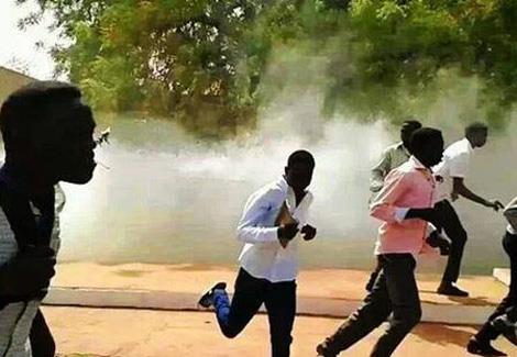 الشرطة السودانية تطلق الغاز المسيل للدموع لتفريق م