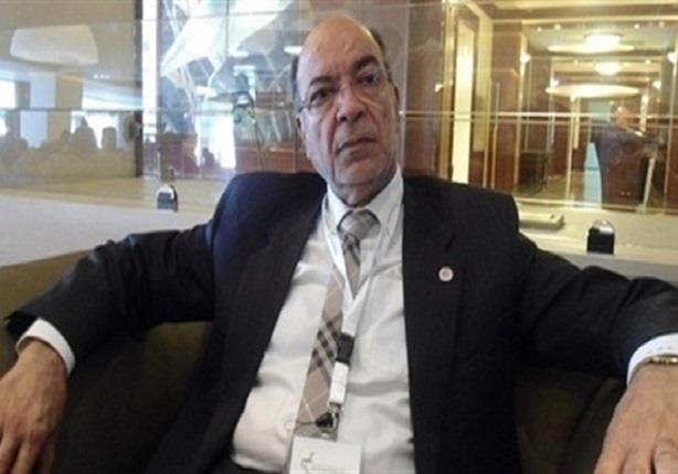 الدكتور محمد عبد اللطيف شريف رئيس اللجنة الفنية لل