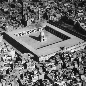 صورة جوية لمسجد ابن طولون بالقاهرة عام 1935