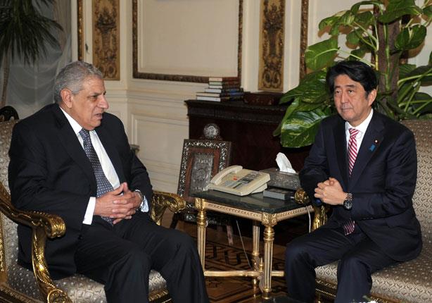  شينزو ابى رئيس الوزراء الياباني و ابراهيم محلب