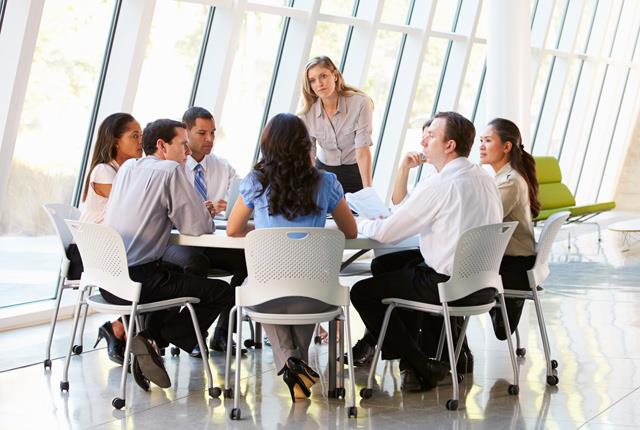 كيف تضع حدا لفوضى الاجتماعات في العمل؟