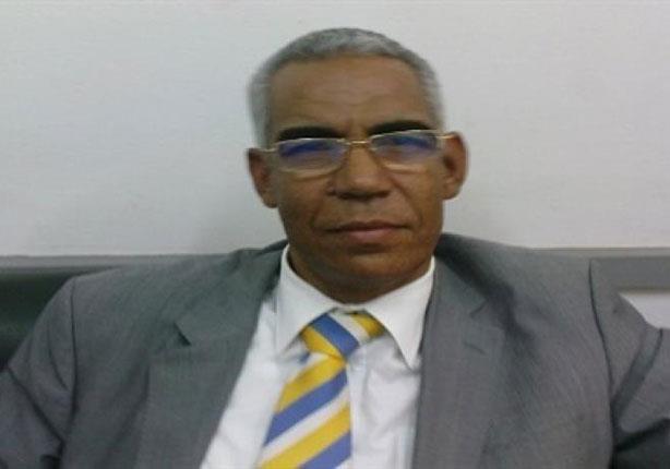 الدكتور مصطفى عبد القادر رئيس مصلحة الضرائب