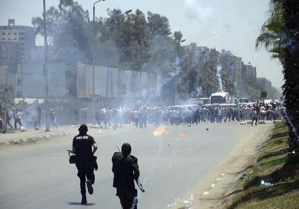 ارشيفية- الاشتباكات بين قوات الأمن والمتظاهرين في 