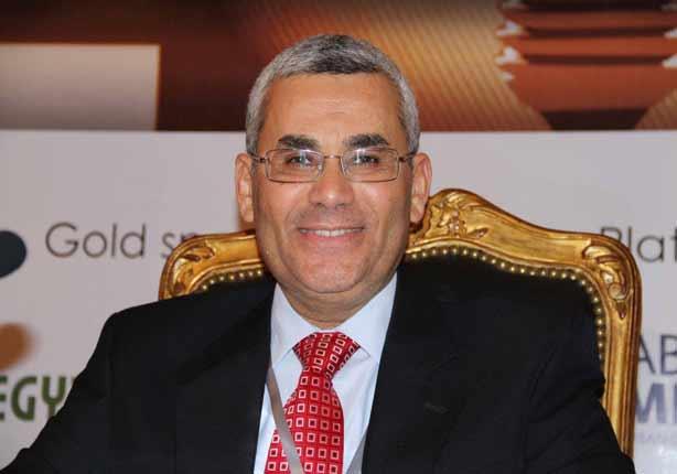 أبو بكر إبراهيم رئيس شركة جنوب الوادي القابضة للبت