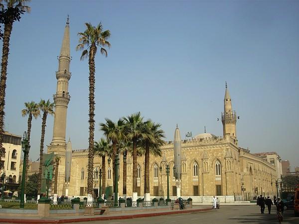 ضريح الامام الحسين في القاهرة