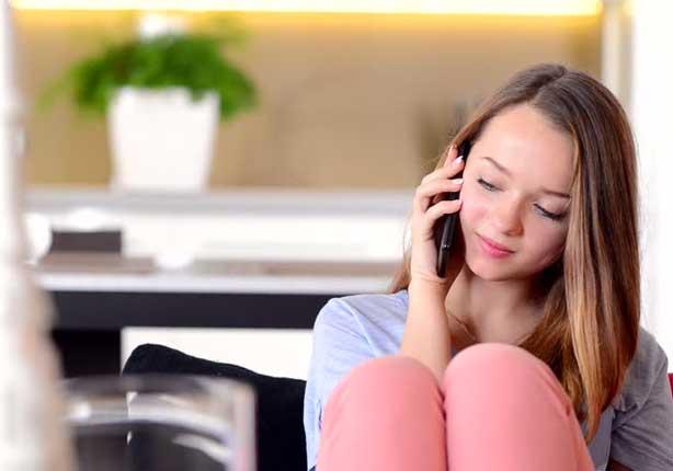 استخدام الهواتف يزيد التوتر لدى الأطفال والشباب