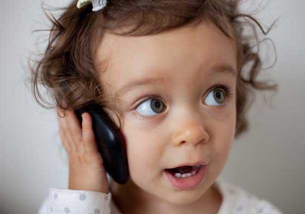 الهواتف تؤثر على صحة الأطفال