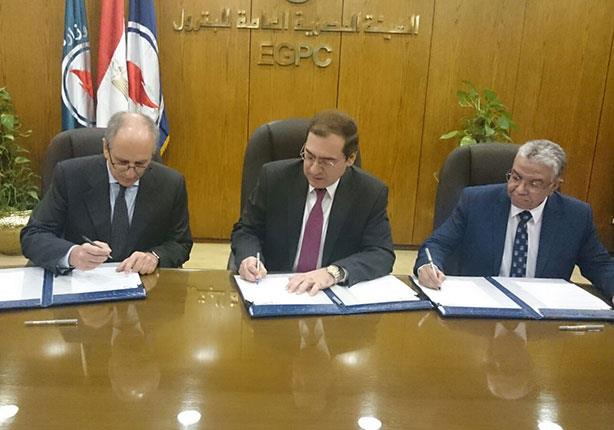 مصر توقع 5 اتفاقيات للبحث عن البترول والغاز مع 4 ش