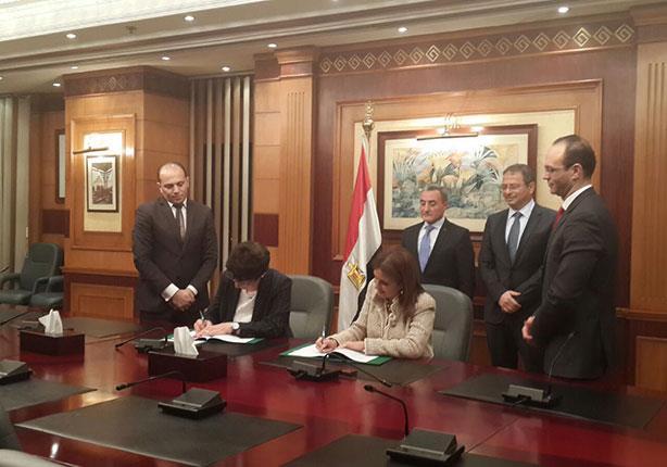 مصر توقع اتفاقًا لتمويل محطة كهرباء دمنهور