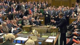 151112174215_david_cameron_stands_at_the_despatch_