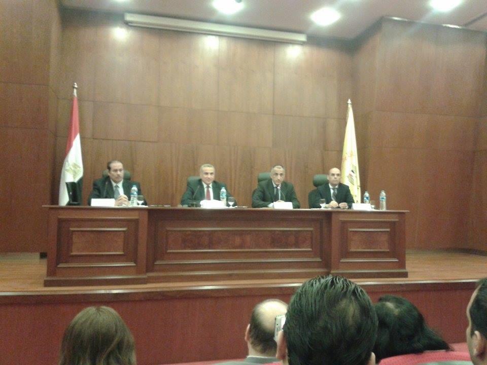طارق عامر محافظ البنك المركزي خلال المؤتمر الصحفي
