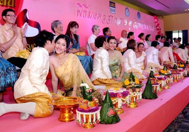 من مظاهر الاحتفال بعيد الحب في تايلاند