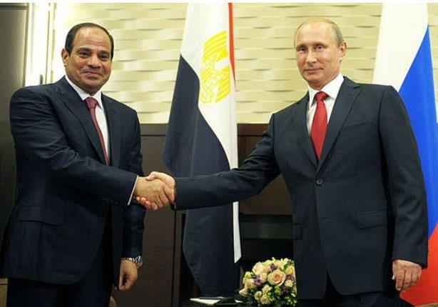 السيسي يستقبل نظيره الروسي في مطار القاهرة