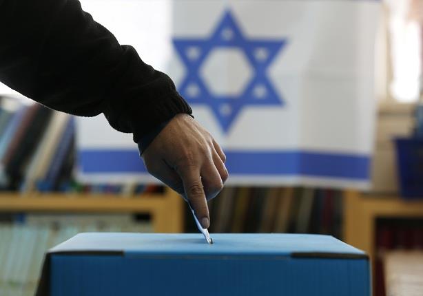 الناخبون في إسرائيل يبدأون التصويت في ثالث انتخابا