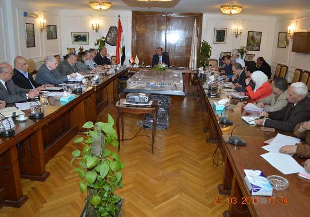 الاجتماع الذي عقده الدكتور خالد حنفي وزير التموين