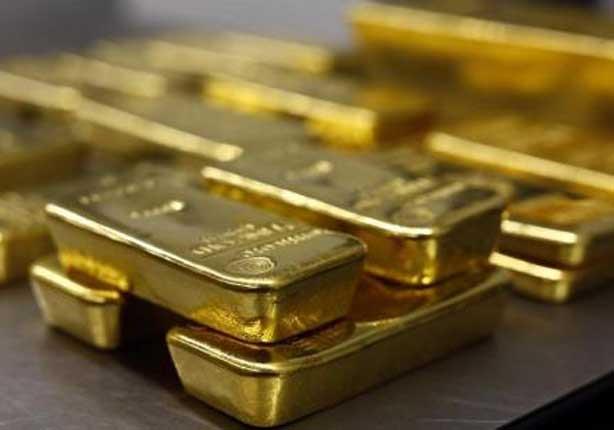 الذهب يتراجع بعد موجة صعود متأثرا بتعافي الدولار