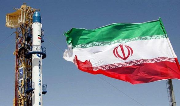 القمر الاستطلاع الإيراني فجر