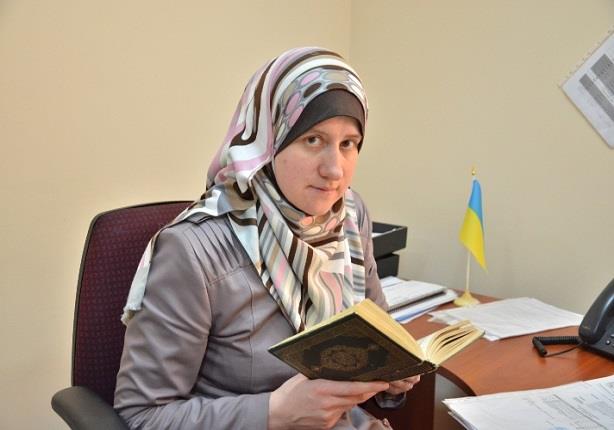 فيرا فرينداك أول مسلمة أوكرانية تحفظ القرآن الكريم