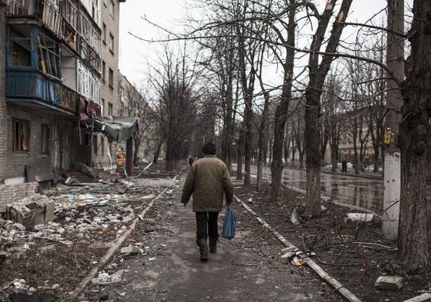 الاشتباكات في أوكرانيا خلفت دمارا إلى جانب العقوبا