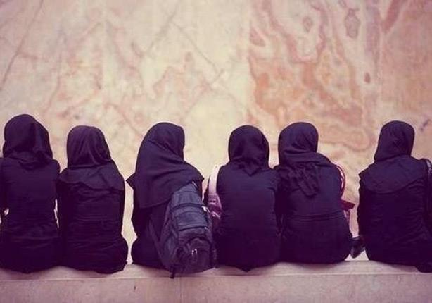 روسيا: من يأمر الطالبات بنزع الحجاب يفصل من الجامع