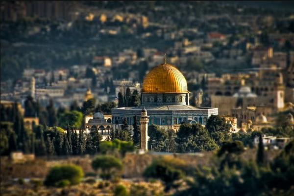 مسجد قبة الصخرة بمدينة القدس 