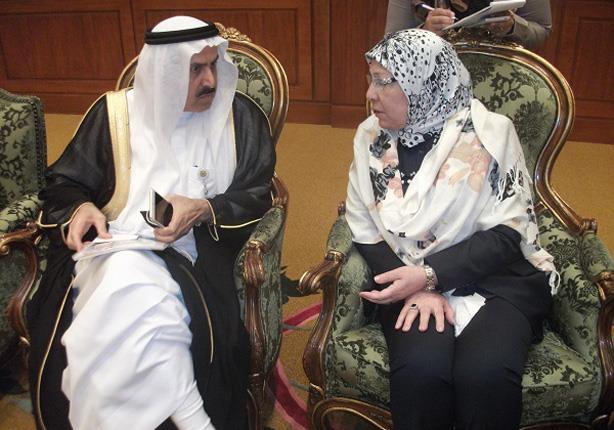 وزيرة القوى العاملة مع وزير العمل الإماراتي صقر غب