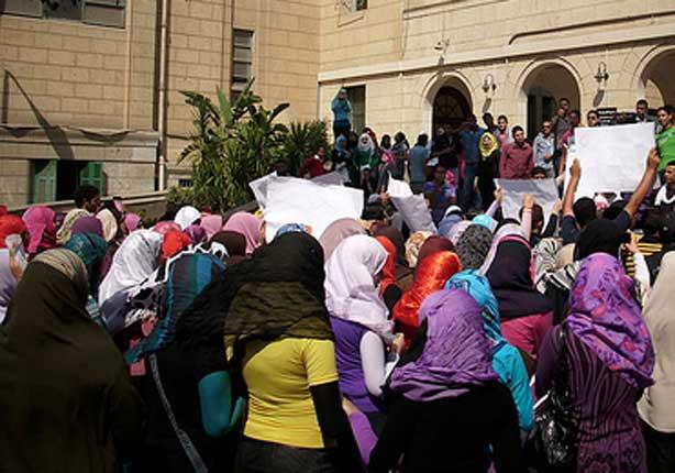 ارشيفية لمسيرات طالبات جامعة القاهرة