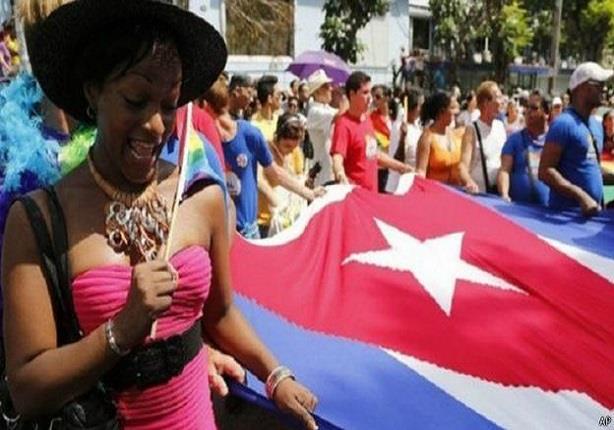 ابنة الرئيس كاسترو تقود مسيرة للمثليين في كوبا