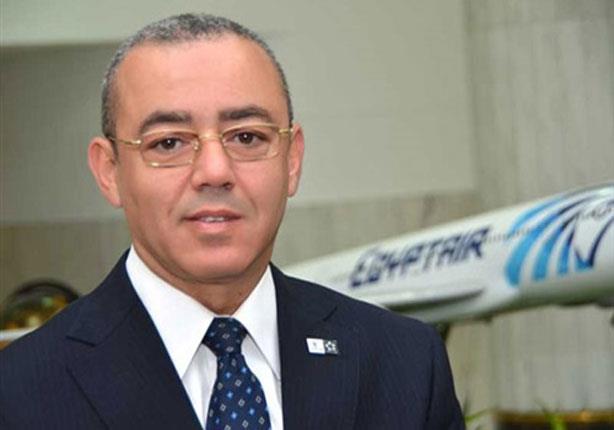 الطيار حسام كمال وزير الطيران المدني