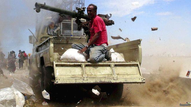 المعارك متواصلة بين الحوثيين وأنصار هادي للسيطرة ع