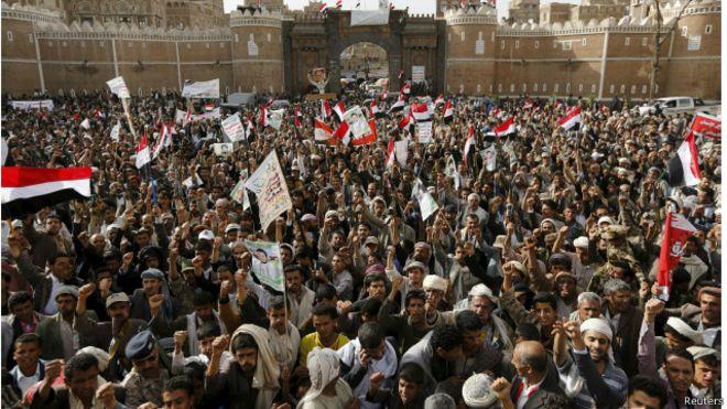 أتباع الحركة الحوثية يتظاهرون قبل يوم واحد من عقد 
