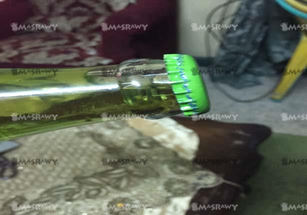 شوائب داخل زجاجة مياه غازية (1)