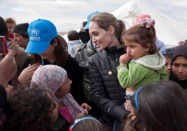 أنجيلينا جولي تصل إلى ماردين التركية لزيارة مخيمات