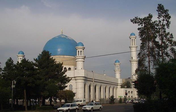 خط ساخن للفتاوى الرمضانية بمساجد كازاخستان