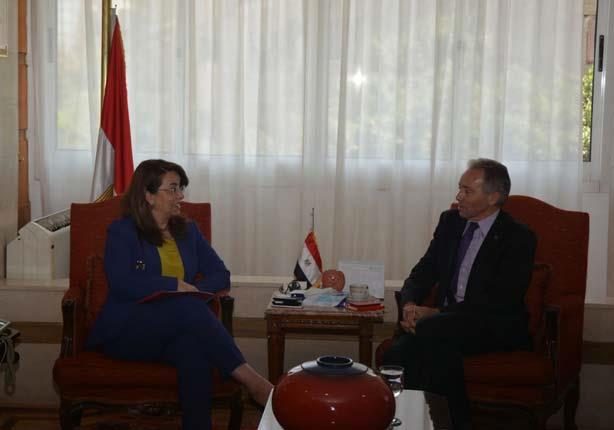 وزيرة التضامن مع سفير استراليا بالقاهرة