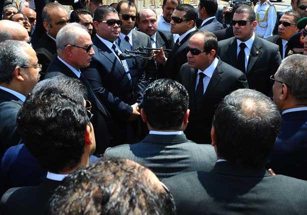 الرئيس عبدالفتاح السيسي خلال جنازة النائب العام