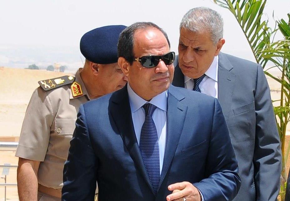 السيسي ومحلب في افتتاح مشروعات القوات المسلحة