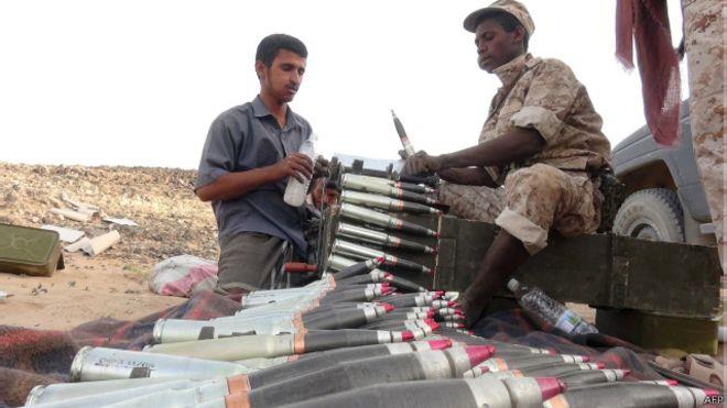 يتهم الحوثيون أنصار القاعدة ومسلحي "لجان المقاومة 
