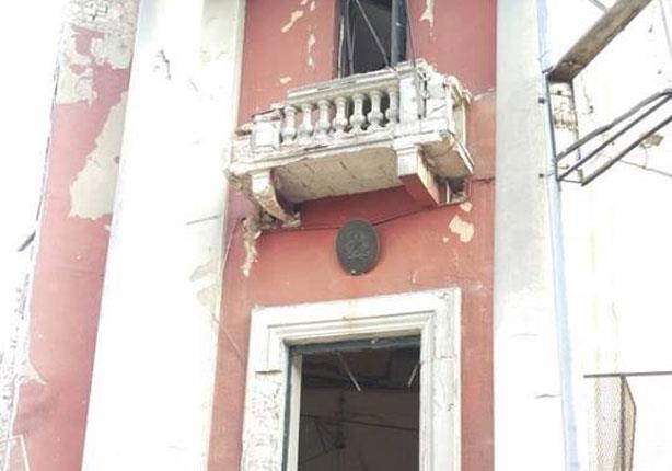 اثار انفجار القنصلية الإيطالية بمنطقة وسط القاهرة
