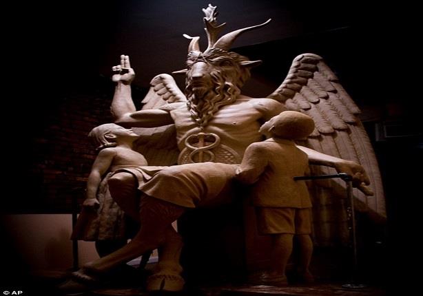 تمثال الشيطان الأكبر