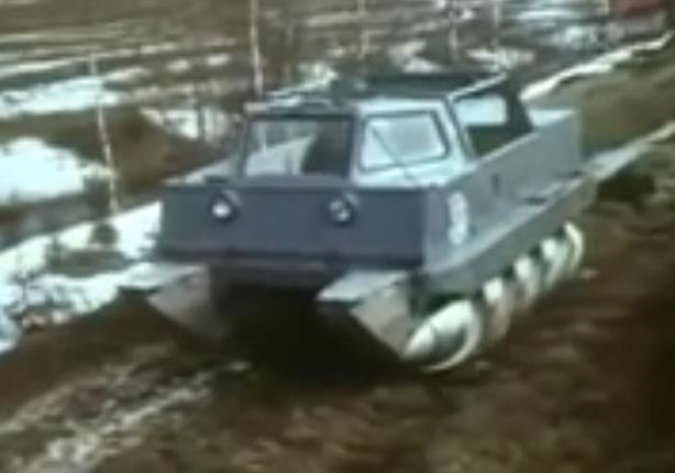 اول دبابة في التاريخ