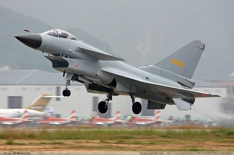 الصين بصدد إبرام صفقة لبيع ١٥٠ طائرة مقاتلة لإيران