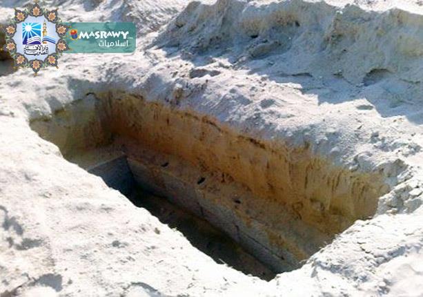 ما حكم الأذان فى القبر عند دفن الميت؟