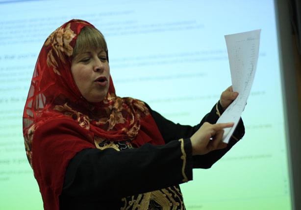 الدكتورة ثريا الفرا أستاذ العلوم السياسة بجامعة مو