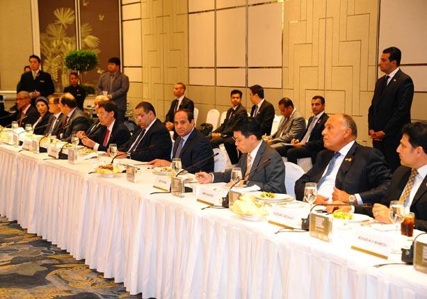 الرئيس السيسي يلتقي بعدد من أبرز كبار رجال الأعمال