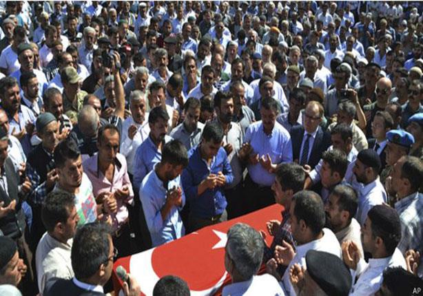 تشييع جنازة الجندي التركي الذي قتل في هجوم لحزب ال