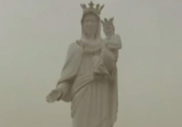 تمثال ضخم لمريم العذراء شمالي دمشق