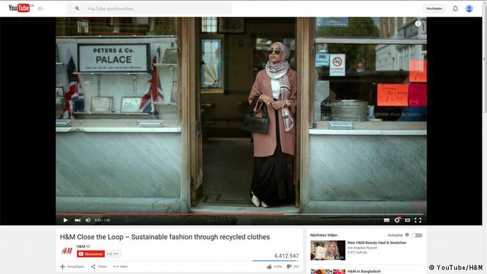 الشابة المسلمة المرتدية للحجاب، أثارت اهتمام رواد 